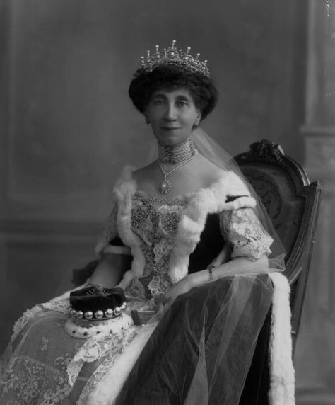 The Daily Diadem: Lady Barrington's Tiara | The Court Jeweller Historical Crowns, Empress Alexandra Feodorovna, Empress Alexandra, Improve Appearance, Coronation Dress, Nicolas Ii, House Of Romanov, Alexandra Feodorovna, Romanov Dynasty