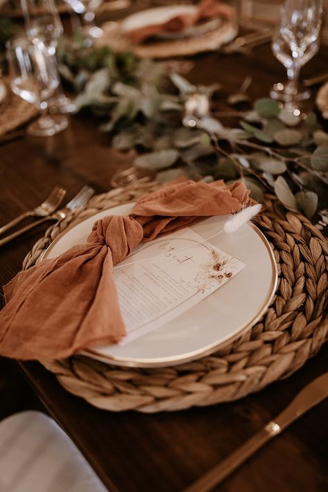 Wedding Place Settings Terra Cotta, Boho Chargers Wedding, Wedding Table Placemats, Wood Chargers Place Settings Wedding, Boho Wedding Chargers, Woven Chargers Table Settings Wedding, Wedding Place Settings Boho, Boho Wedding Plates, Terracotta Table Runner Wedding