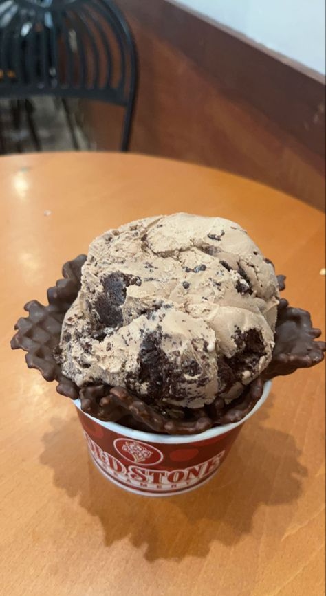 ice cream | cold stone Coldstone Ice Cream, Cookie And Ice Cream, Cold Stone Ice Cream, Iron Foods, Ice Cream Sunday, Best Friend Aesthetic, Reminder App, Sunday Ideas, Must Try Food