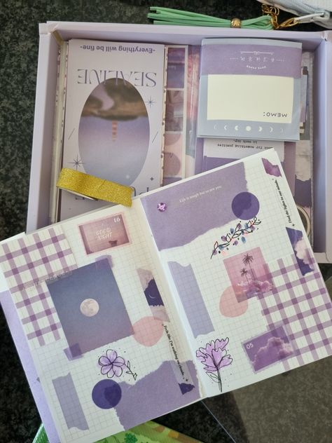 Purple Scrapbook Ideas, Purple Journal Ideas, Aesthetic Purple Journal Ideas, Shading Sketches, Scrapbook Ideas Purple Theme, Purple Journal Aesthetic, Purple Aesthetic Journal, Journal Purple Theme, Purple Theme Journal