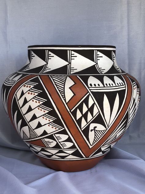 Pueblo Pottery Patterns, Glazing Inspiration, Historical Pottery, Southwestern Pottery, Amazing Pottery, Acoma Pueblo, African Pottery, Native Pottery, Native Artwork