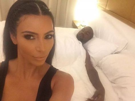 Kim Kardashian Selfie, Robert Kardashian Jr, Keeping Up With The Kardashian, Kanye West And Kim, Celebrity Selfies, Kim And Kanye, Robert Kardashian, Kim Kardashian And Kanye, Kardashian Family