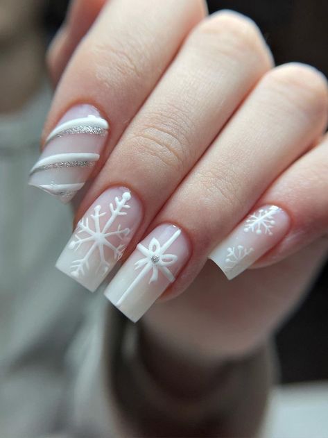 Christmas Nails Milky White, Milky White Nails Christmas, Milky Winter Nails, Milky White Winter Nails, White Winter Nails Short, Milky Christmas Nails, Short White Christmas Nails, White And Silver Christmas Nails, Milky White Christmas Nails