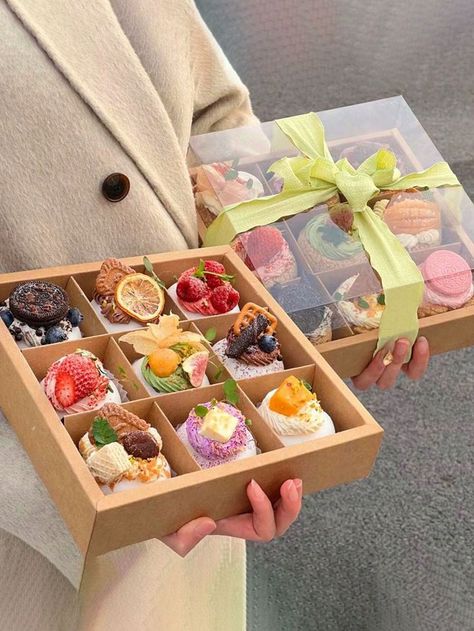 Cute Baked Goods Packaging, Clear Cake, Camping Desserts, Dessert Box, Spring Picnic, Dessert Packaging, Dessert Boxes, Bakery Packaging, Cake Packaging