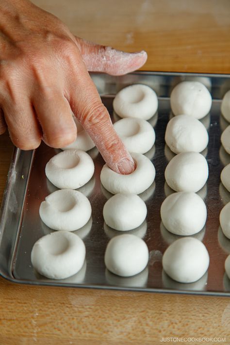 If you enjoy wagashi (Japanese confectionery) and wish to make them at home, this post shows you how to make Shiratama Dango that are found in many Japanese sweets. Chewy & gooey in texture, this type of mochi uses glutinous rice flour made from shiratamako or mochiko. How To Make Mochi, Shiratama Dango, Japanese Dango, Wagashi Recipe, Mochi Balls, Japanese Confectionery, Mochi Recipe, Asian Recipe, Glutinous Rice Flour