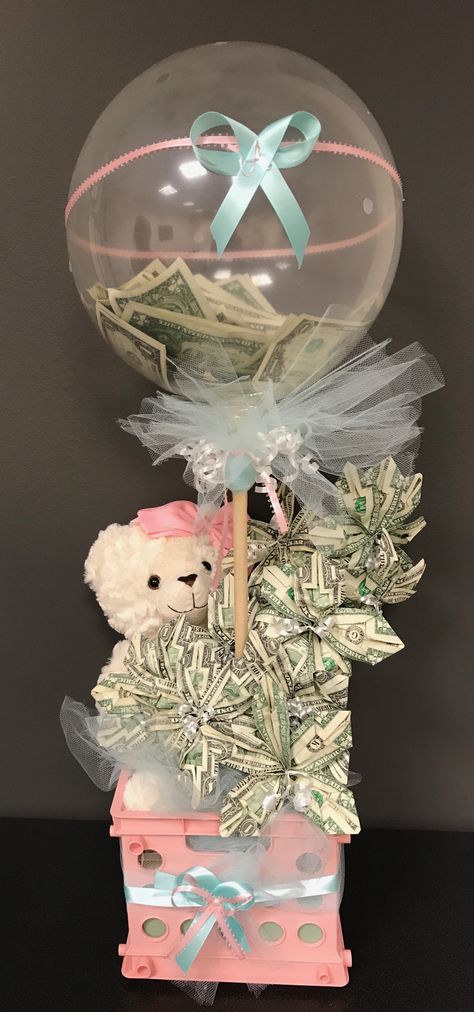 Baby Shower Money Gift Idea Baby Shower Money Gift Ideas, Baby Shower Money Tree, Money Gift Idea, Wire Wreaths, Balloon Baby Shower Centerpieces, Shower Baskets, Baby Shower Wreath, Baby Shower Baskets, Ideas Regalos