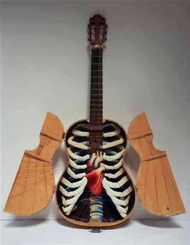 Guitar Sculpture, Guitar Projects, Guitar Shelf, Box Sculpture, Music Sculpture, Sculpture Art Projects, Exquisite Corpse, Exhibition Room, Instruments Art