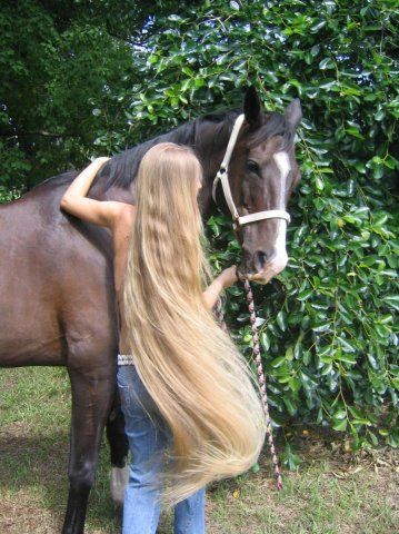 Foto Cowgirl, Long Healthy Hair, Rapunzel Hair, Long Hair Pictures, Really Long Hair, Super Long Hair, Long Blonde, Very Long Hair, Long Blonde Hair