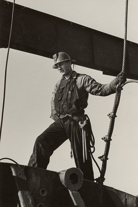 Men only: 8,300 workers came together to build the bridge, all of whom were men Iron Workers, Bay Bridge San Francisco, Steel Worker, Bridge Construction, White Building, Construction Worker, White Photos, Antique Photos, Bay Bridge