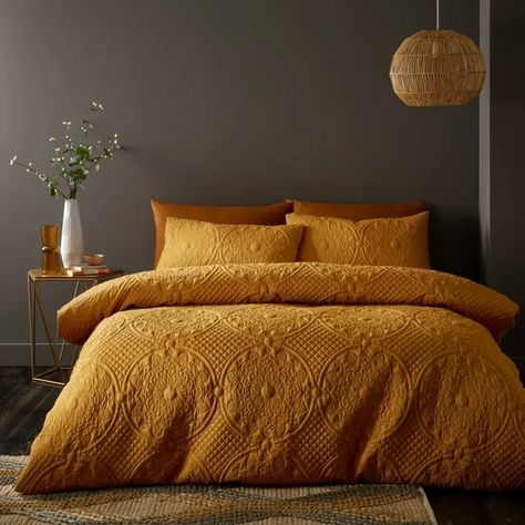 Mustard Bedroom, Yellow Duvet Cover, Yellow Duvet, Yellow Bedroom Decor, Best Bedroom Colors, Bungalow Bedroom, Yellow Paint Colors, Duvet Covers Yellow, Yellow Bedding