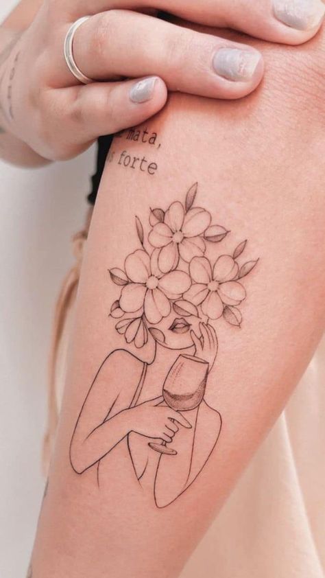 Womans Fine Line Tattoo, One Liner Tattoo, Interesting Tattoos For Women, Tatuajes Astetics, Tattoo Minimalista Feminina, Self Care Tattoo Ideas, Liner Tattoo, Small Back Tattoos, Small Girly Tattoos