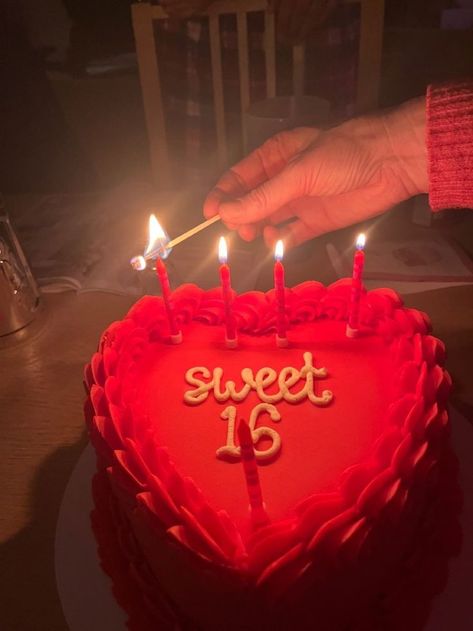 Sweet 16 Party Themes, Sweet Sixteen Cakes, Red Birthday Cakes, Sweet 16 Cake, 17 Birthday Cake, B Day Cake, Sweet Sixteen Birthday Party Ideas, Sweet 16 Birthday Cake, 16 Cake