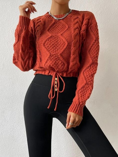 Woollen Tops For Women, Knitted Clothes For Women, Casual Pullover Outfit, 2024 Ootd, Top Designs For Women, Elegant Fashion Outfits, Woolen Tops, Poncho Dress, Fur Heels