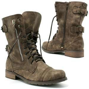 ... Combat Boots Shorts, Short Brown Boots, Military Style Boots, Converse Outfits, Brown Combat Boots, Style Converse, Mens Fashion Edgy, Military Combat, Tactical Clothing