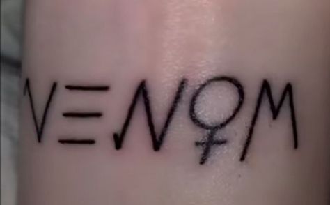 Women Venom Tattoo, Women Venom, Venom Women, Venom Tattoo, Stick Poke Tattoo, Sharpie Tattoos, Pen Tattoo, Poke Tattoo, Discreet Tattoos