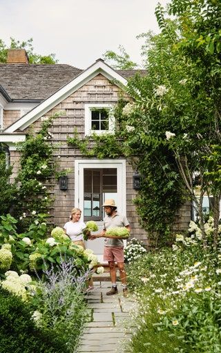 Front Yard Cottage Landscaping Ideas, Tiny Cottage Garden, 1890 House, Small Front Garden, Small Front Garden Ideas, Front Garden Ideas, Red Brick Exteriors, Vegtable Garden, Small Front Gardens