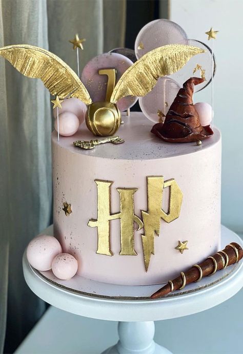 Pink Harry Potter, Harry Potter Baby Girl, Tort Harry Potter, Harry Potter Theme Cake, Harry Potter Desserts, Gateau Harry Potter, Harry Potter Cupcakes, Harry Potter Theme Birthday, Harry Potter Birthday Cake