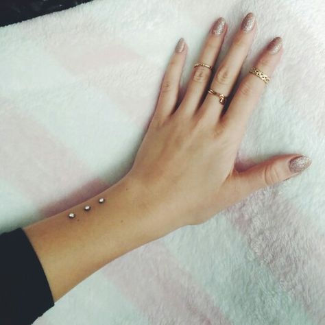 Dermal piercing, dermal anchors arm, wrist Dermal Piercing Arm, Dermal Piercing Wrist, Dermal Anchor Piercing, Piercings Dermal, Finger Dermal, Wrist Piercing, Back Dimple, Back Dimple Piercings, Dimple Piercings