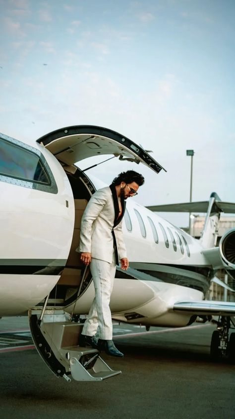 Bad Boy Dp, Ranveer Singh Beard, Indian Male Model, Deepika Ranveer, Boy Dp, Bollywood Pictures, Male Models Poses, Bad Boy Aesthetic, Iphone Wallpaper Quotes Love