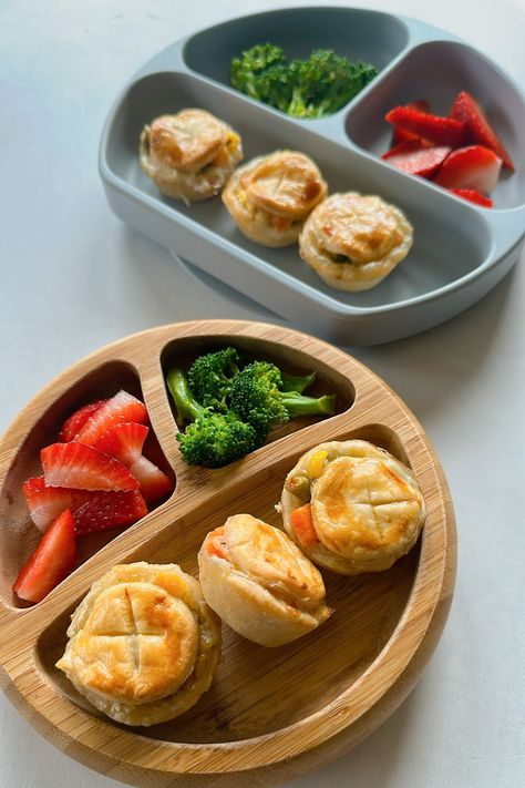 Mini Chicken Pot Pies With Pie Crust - Feeding Tiny Bellies Pot Pies With Pie Crust, Tiny Bellies, Chicken Pot Pies, Mini Chicken Pot Pies, Rotisserie Chicken Breast, Easy Baby Food Recipes, Pie Crusts, Healthy Toddler Meals, Pot Pies