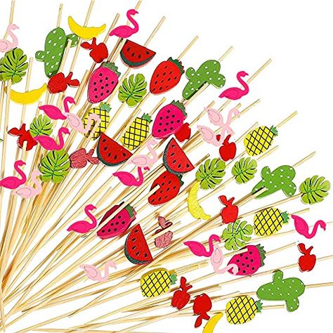 28 Spectacular Summer Themed Teacher Appreciation Week Ideas - PTO Answers Watermelon Leaves, Fruit Stick, Bamboo Food, Cocktail Fruit, Fruit Sticks, Kabob Skewers, Fruit Kabobs, Fruit Picking, Colorful Cocktails