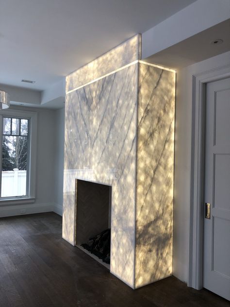 Backlit Fireplace, Onyx Backlit, Backlit Marble, Vaughan House, Onyx Wall, Teenager Bedroom Design, Fireplace Feature Wall, Granite Tiles, Marble Trend