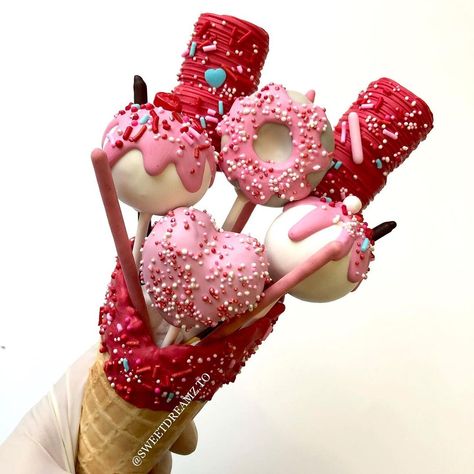 Valentine’s Cake Pops, Valentine Cake Pops Bouquet, Cake Pop Cones, Valentines Day Cakesicles, Valentines Sweet Box Ideas, Valentines Treat Boxes Sweets, Valentine Cookie Bouquets, Valentines Cake Pops, Cake Pops Designs