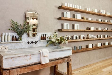 Dayspa Decor Interior Design, Farmhouse Salon And Spa, Farmhouse Salon, Minimal Store, Garden Spa, Medi Spa, Esthetician Room Decor, Spa Store, Acupuncture Clinic