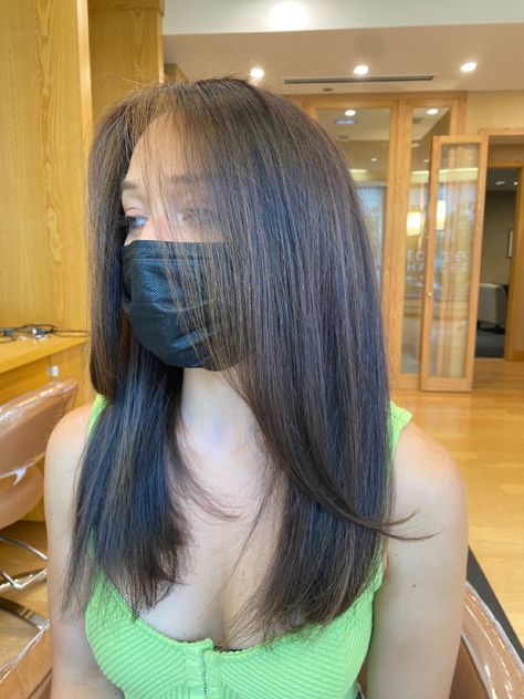 Medium Long Haircut For Straight Hair, Medium Length Haircut No Bangs, Armpit Length Haircut Straight, Elena Gilbert Haircut, Hair Cuts Strait Hair, Haircuts For Pin Straight Hair, Cute Haircuts For Teens, Haircuts For Round Faces Long Layered, Medium Length Haircut Straight