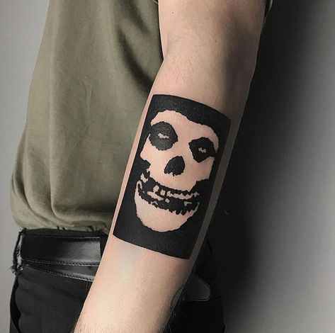 Misfits tattoo! Misfits Skull Tattoo, Misfits Tattoo Flash, Punk Tattoo Ideas, Misfits Tattoo, Misfits Skull, Lower Arm Tattoos, Punk Tattoo, Rock Tattoo, Forarm Tattoos