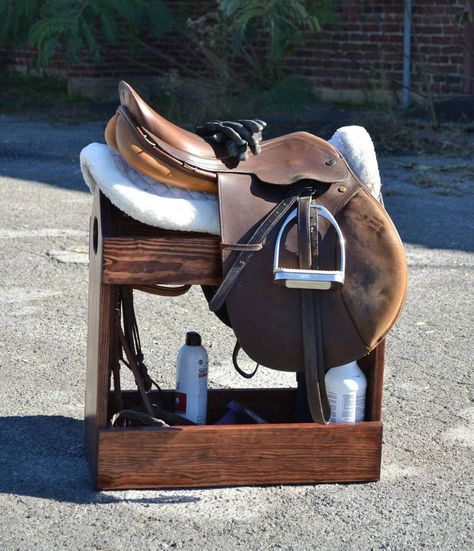 Traveling saddle stand and tack storage Horse Saddles English, Covered Riding Arena, Horse Tack Rooms, Saddle Stand, Stable Style, Tack Box, Saddle Rack, Equestrian Problems, Equestrian Helmet