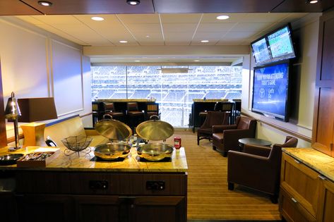 I want my own luxury boxes at PNC Park and Heinz Field. (That's not too much to ask, right?!) Stadium Interior, Manchester United Stadium, Football Box, Vip Lounge, Soccer Stadium, Vip Room, Football Stadium, Architecture Building Design, Luxury Suite