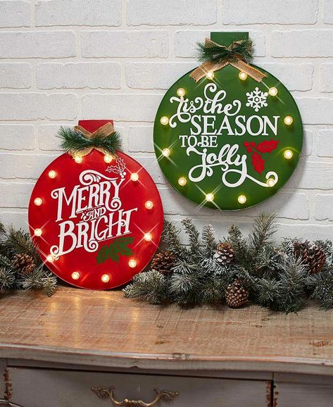 Lighted Ornament Wall Hangings #christmasdecordiy Diy Christmas Lights, Ornament Wall, Traditional Christmas Tree, Lighted Ornaments, Outdoor Holiday Decor, Christmas Wall, Christmas Wood, Christmas Centerpieces, Christmas Deco