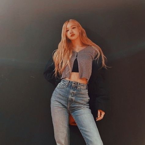 Blackpink member Rose Blackpink, Crop Top, Wall, Hair