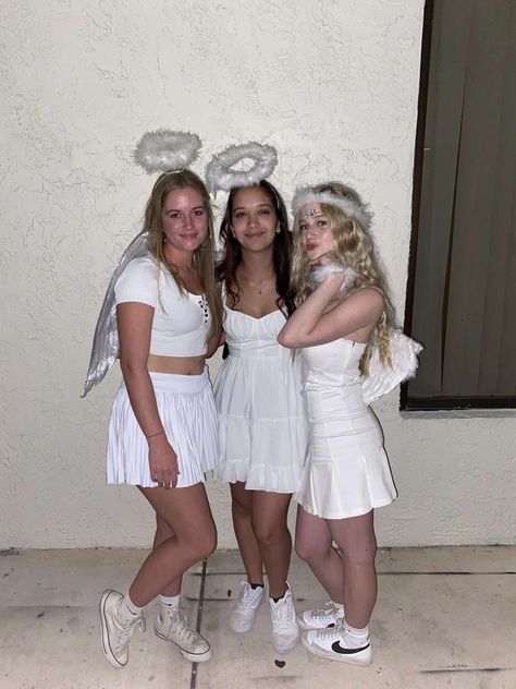 Angel Trio Costume, Preppy Angel Costume, Angel Group Costume, Trio Halloween Costumes For School, Building Costume, Cute Angel Costume, Three Person Costumes, Halloween Costumes For 3 People, Costumes For 3 People