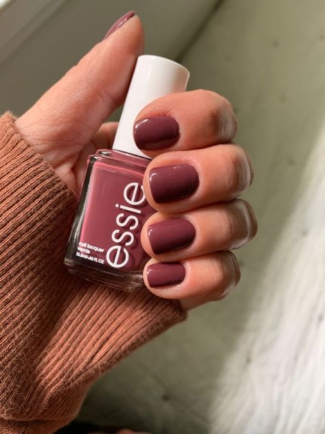 Fall Essie Colors, Essie Fall Nail Colors, Fall Nails Pale Skin, Fall Nails Essie, Essie Fall Colors, Nails Feminine, Essie Nail Polish Fall, Essie Angora Cardi, Mail Color