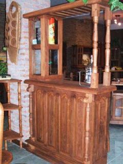 BARES EN ALGARROBO CURVOS Y RECTOS / Decoración y organización - Decoractual - Diseño y Decoración Barra Bar, Outdoor Kitchen Sink, Wall Shelf With Hooks, Handyman Projects, Small Bars, Rustic Bar, Man Cave Home Bar, Home Bar Furniture, Wooden Bar