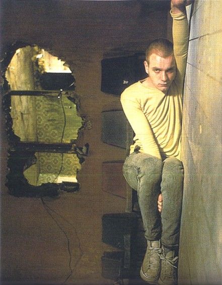 Mark Renton : Trainspotting (1996) Renton Trainspotting, Requiem For A Dream, I Love Cinema, Trainspotting, Movie Shots, Ewan Mcgregor, Film Inspiration, Fashion Music, Iconic Movies