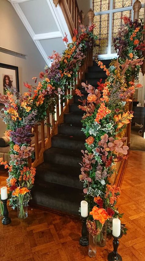 Fall decorated stairs **Creator Unknown** Decorated Stairs, Decorated Staircase, Staircase Decor, Small Decor, Happy Holidays, Front Door, Fall Decor, Our Wedding, Stairs