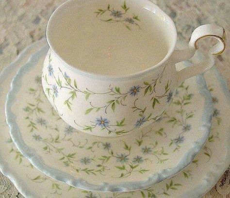 Beautiful Pretty Tea Cups, Pretty China, Tea Sets Vintage, Vintage Teacups, Teapots And Cups, China Tea Cups, China Cups, My Cup Of Tea, Tea Cups Vintage