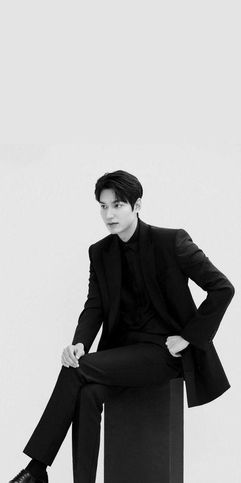 Lee Minho Wallpapers Actor, Lee Minho Actor, Lee Min Ho Wallpaper, Lee Dong Wook Photoshoot, Asthetic Vedios, Lee Min Ho Shirtless, Lee Min Ho Photos, Diy Fashion Hacks, Cute Couple Drawings