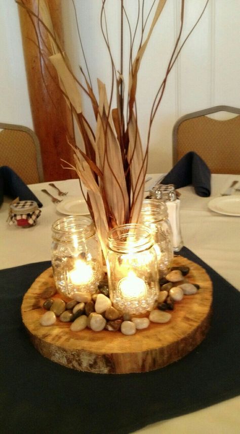 Mesas decoración Beach Mason Jars, Wild Game Dinner, Lake Theme, Outdoor Graduation Parties, Outdoor Graduation, Fishing Wedding, Deco Champetre, Fishing Party, Rustic Wedding Centerpieces