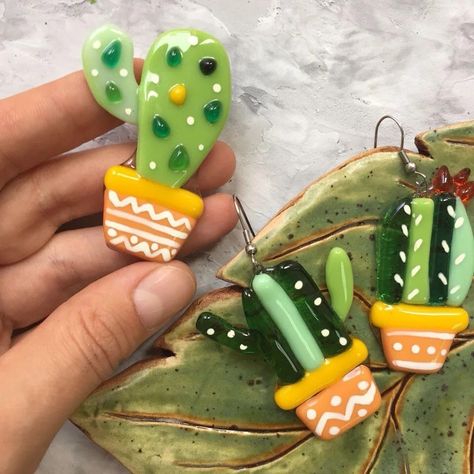 Stained Glass Night Lights, Glass Cactus, Fused Glass Plates, Glass Fusion Ideas, Fused Glass Earrings, Wine Bottle Candles, Glass Magnets, Fused Glass Artwork, Glass Fusing Projects