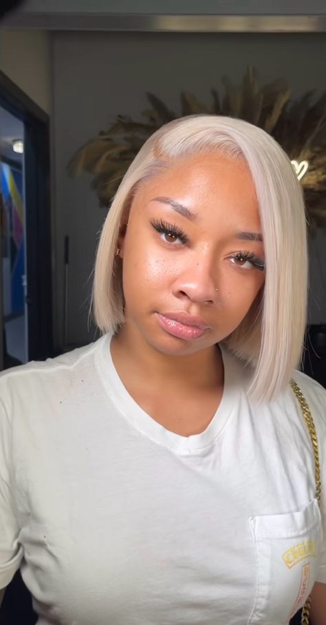 Short Side Part Bob, Short Side Part, Platinum Blonde Bob, Hairstyles Tiktok, Ash Blonde Bob, Side Part Bob, Barbie Hairstyle, Hair Colorful, Brazilian Straight Human Hair