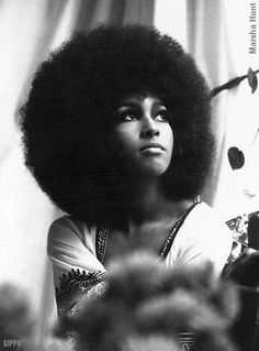 1st black model... Donyale Luna...Died of heroine OD, in the 70's...so beautiful. Marsha Hunt, 70s Hair, Vintage Black Glamour, Hair Guide, African Hairstyles, Black Power, Afro Hairstyles, Vintage Hairstyles, Black Is Beautiful