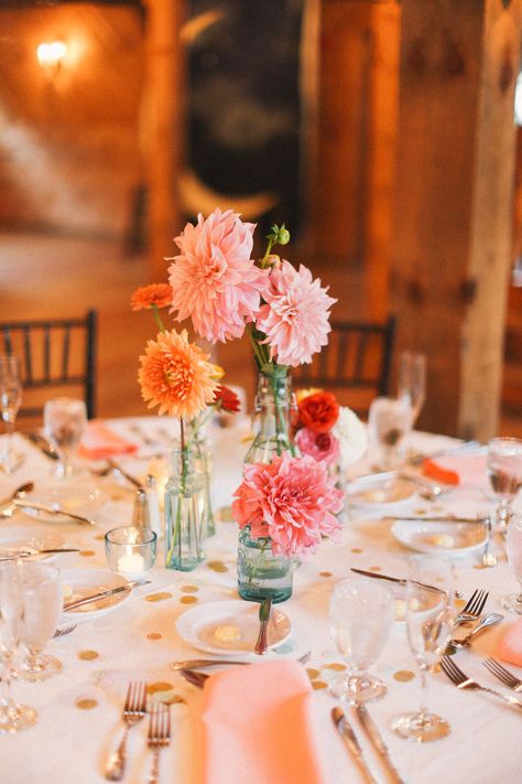 Dahlia Centerpiece Wedding, Dahlia Centerpiece, Dahlia Wedding, Club Photography, Dahlias Wedding, Table Arrangements Wedding, Reception Inspiration, Wedding Help, Rustic Wedding Inspiration