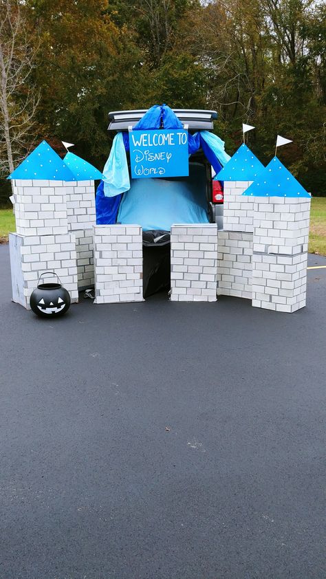 Disney World Trunk Or Treat, Cinderella Trunk Or Treat Ideas, Disney Castle Trunk Or Treat, Castle Trunk Or Treat Ideas For Cars, Trunk Or Treat Castle, Cinderella Trunk Or Treat, Disney Princess Trunk Or Treat, Princess Trunk Or Treat, Church Trunk