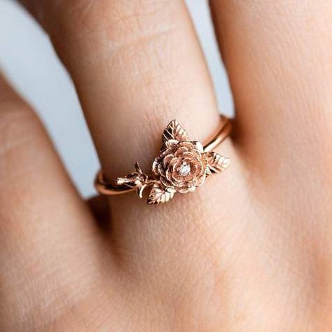 Finger Accessories, Delicate Aesthetic, Flower Diamond Ring, Ring Female, Local Eclectic, Gold Ring Designs, Sparkling Diamond, Rose Ring, Aesthetic Women