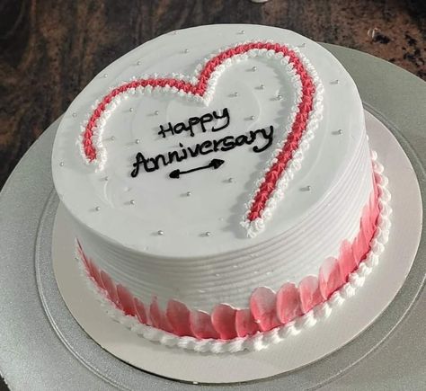 Anniversary Mini Cake Ideas, Anniversary Cake Designs Simple, Wedding Anniversary Cake Design Simple, 3rd Anniversary Cake, Simple Anniversary Cake, Chocolate Anniversary Cake, Simple Anniversary Cakes, Anniversary Cake Designs, Delish Cakes