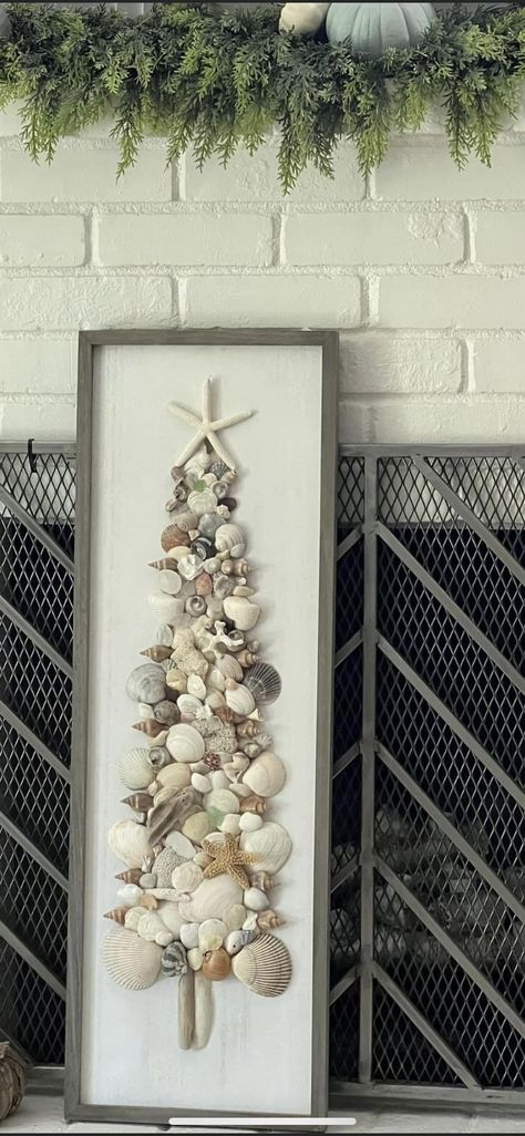 Jingle Shell Crafts Ideas, She’ll Christmas Tree, Jingle Shell Crafts, Sea Shell Christmas Tree, Oyster Diy, Seashell Tree, Jingle Shells, Seashell Christmas Tree, Shell Christmas Tree